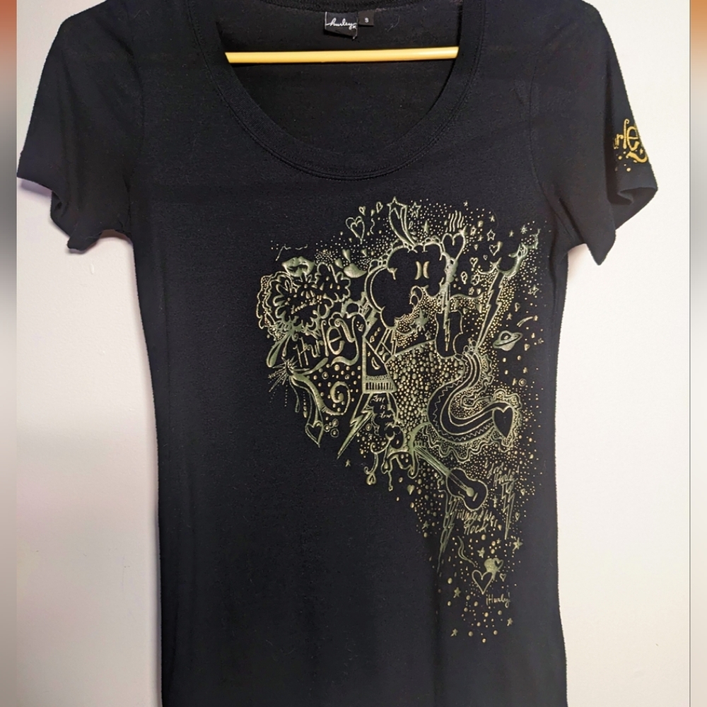 Hurley Scoop neck black t-shirt with gold design - S